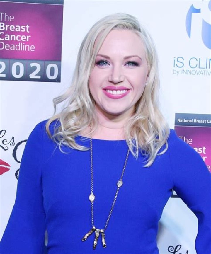 Adrienne Frantz Net Worth