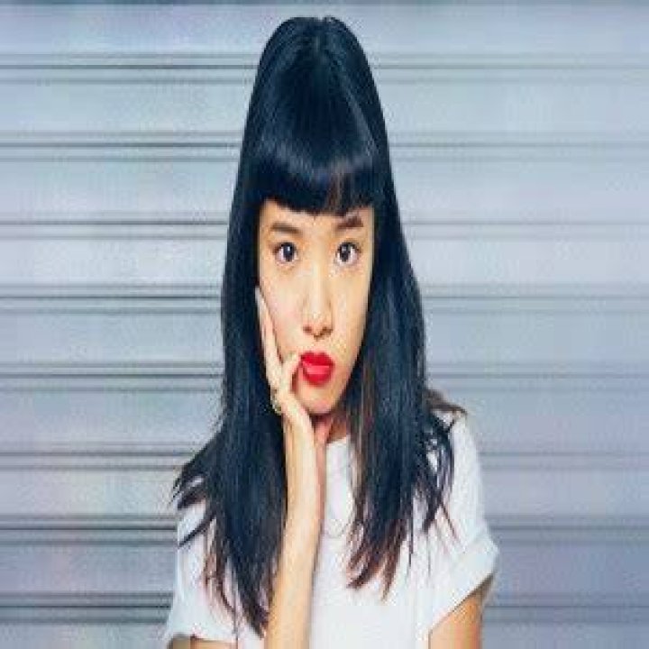Aimyon - Most Richest Singers from Japan