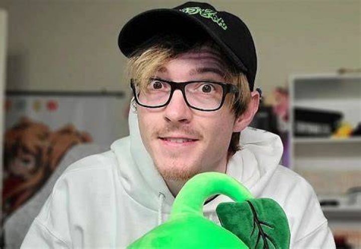 Bijuu Mike Net Worth 2024