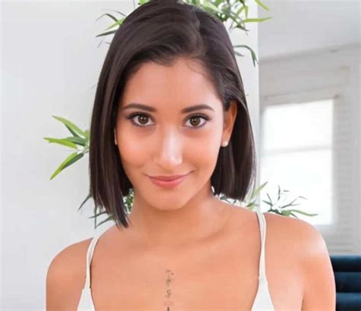 Candy Loving &ndash; Biography &amp; Family Facts, Is She Dating Anyone? - Networth Height Salary