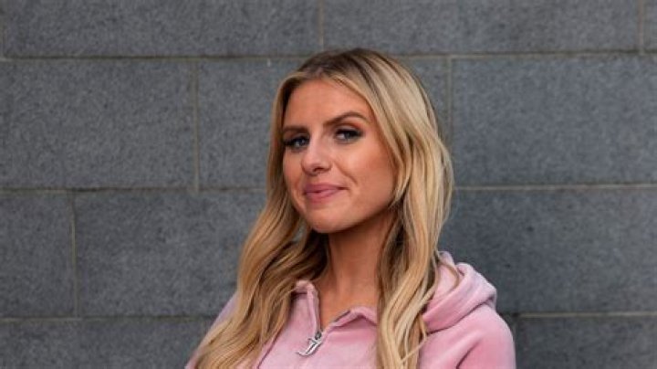 chloe burrows net worth