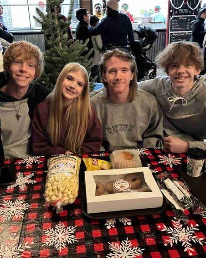 Cody Veith siblings