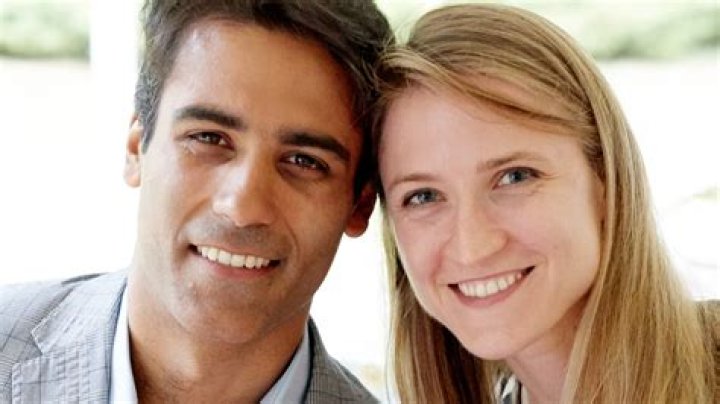 Divya Narendra's Educational Background