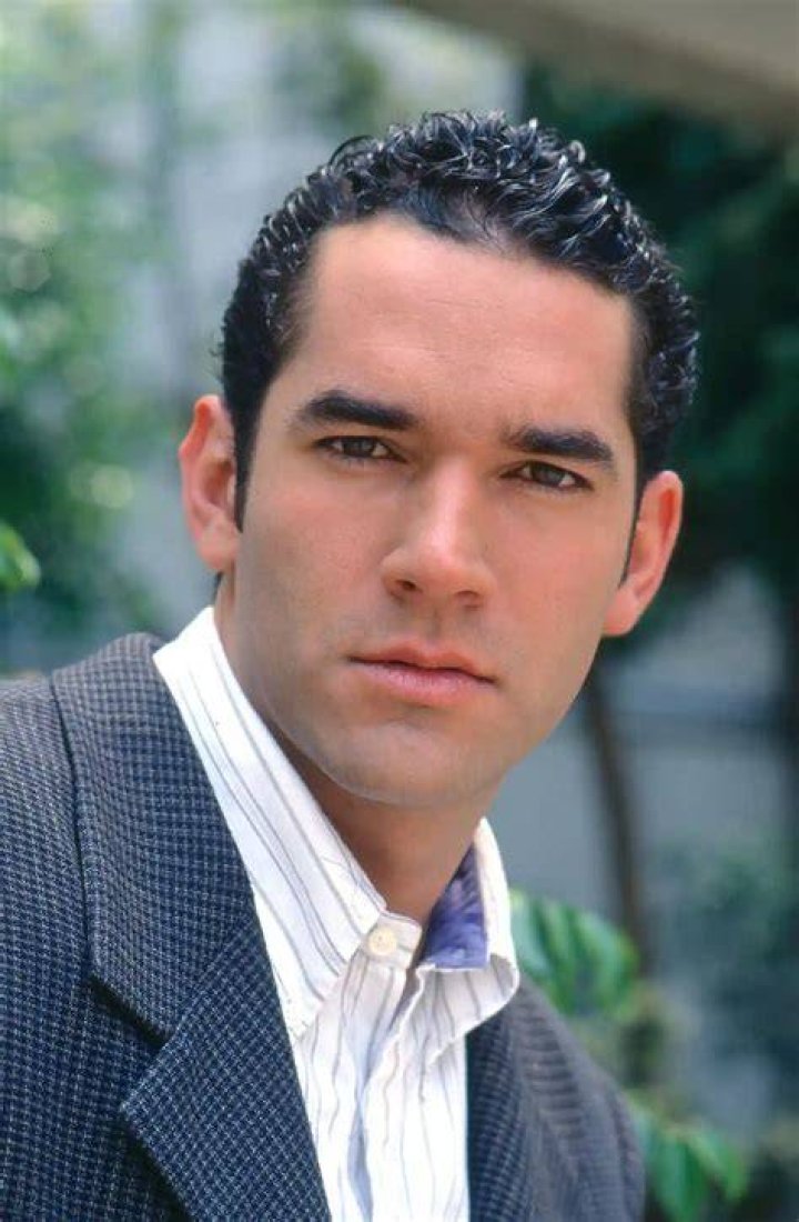 Eduardo Santamarina Net Worth