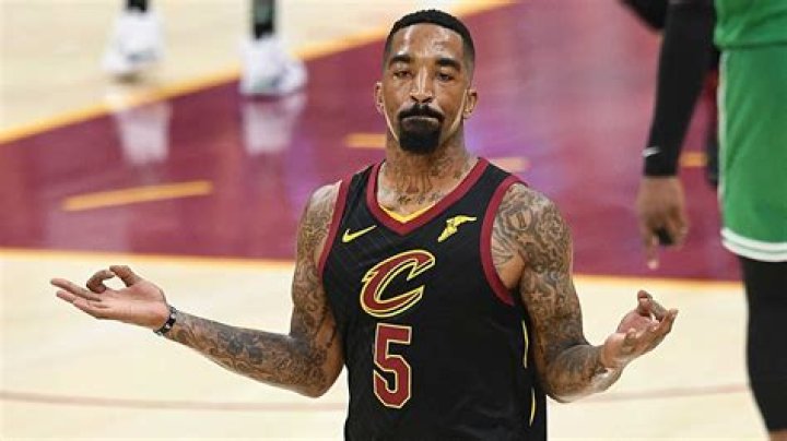 JR Smith with basketball