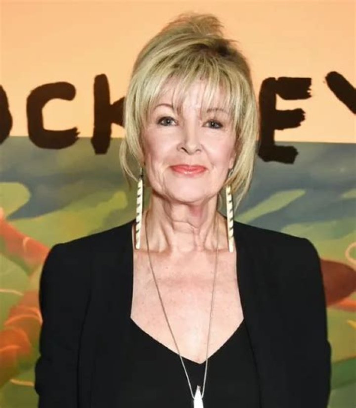 Julia Somerville Net Worth