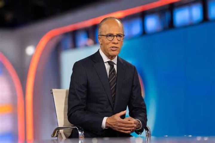 lester holt achievements