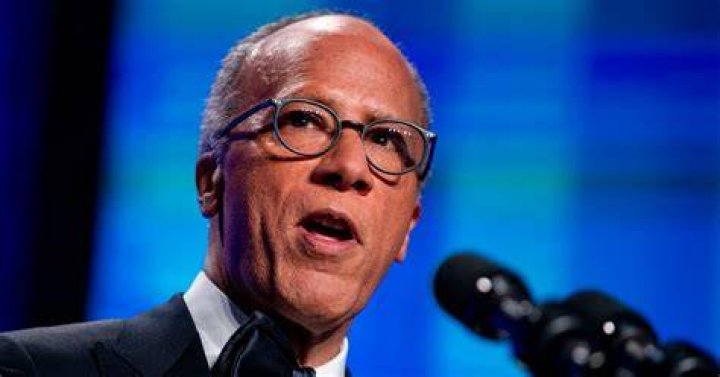 lester holt financial status
