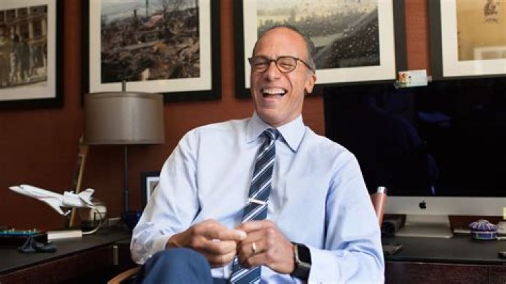 lester holt salary