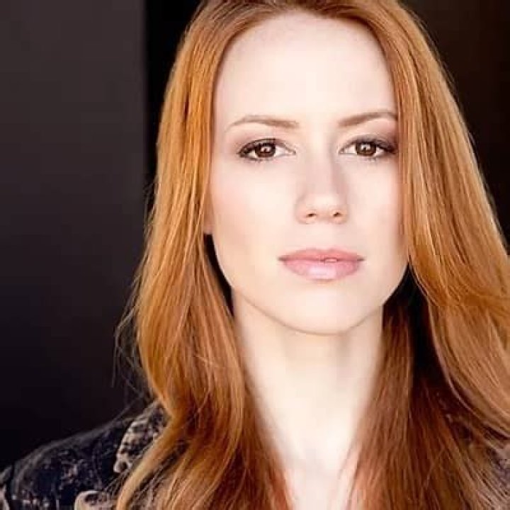 Marisha Ray Net Worth