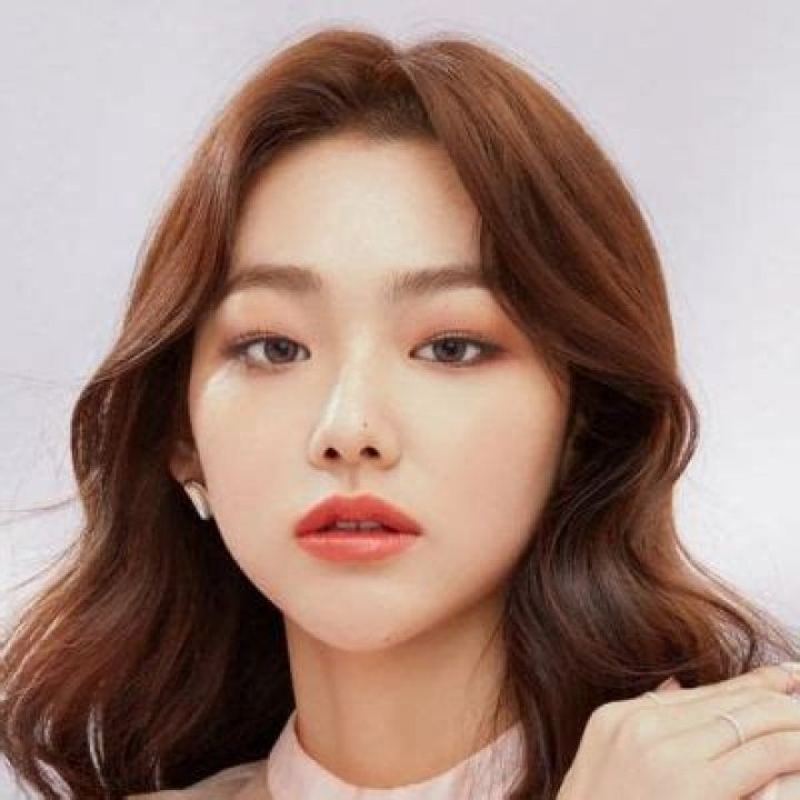 Mi-na Kang Net Worth
