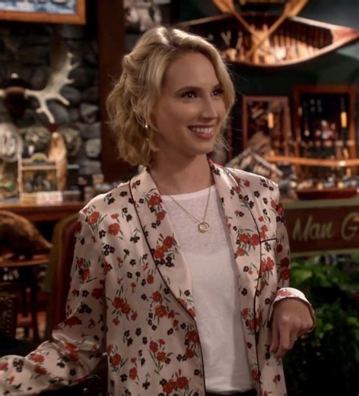 Molly McCook in Last Man Standing
