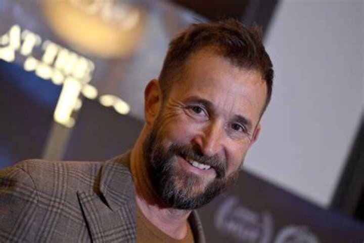 Noah Wyle Net Worth – How Much is Noah Wyle Worth?
