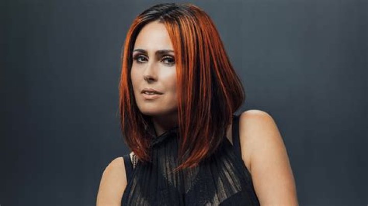 Sharon den Adel