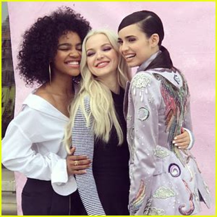 Sofia Carson, Dove Cameron, China Anne McClain - One Kiss (From "Descendants 3") - descendants 4 songs playlist