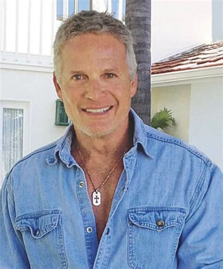 Steve Bond