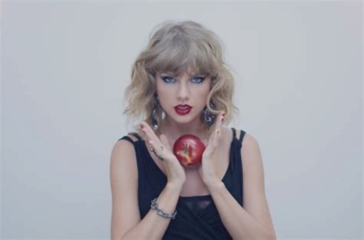 Taylor Swift - Blank Space (Pop Rock Cover by Twenty One Two) - punk rock covers of pop songs