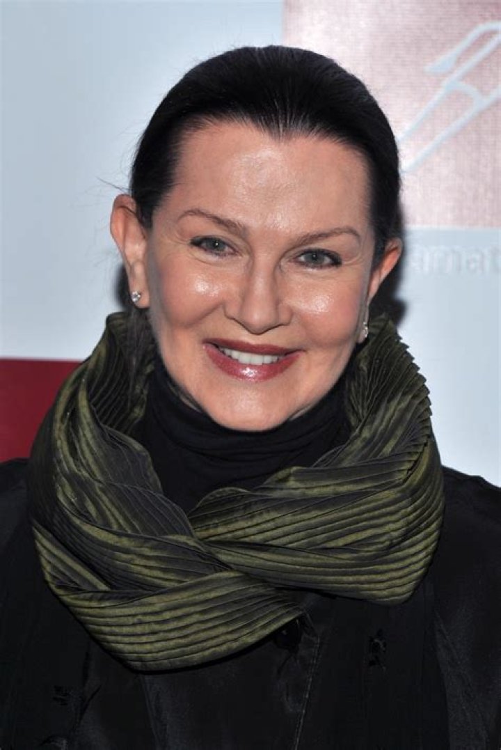 Veronica Hamel age